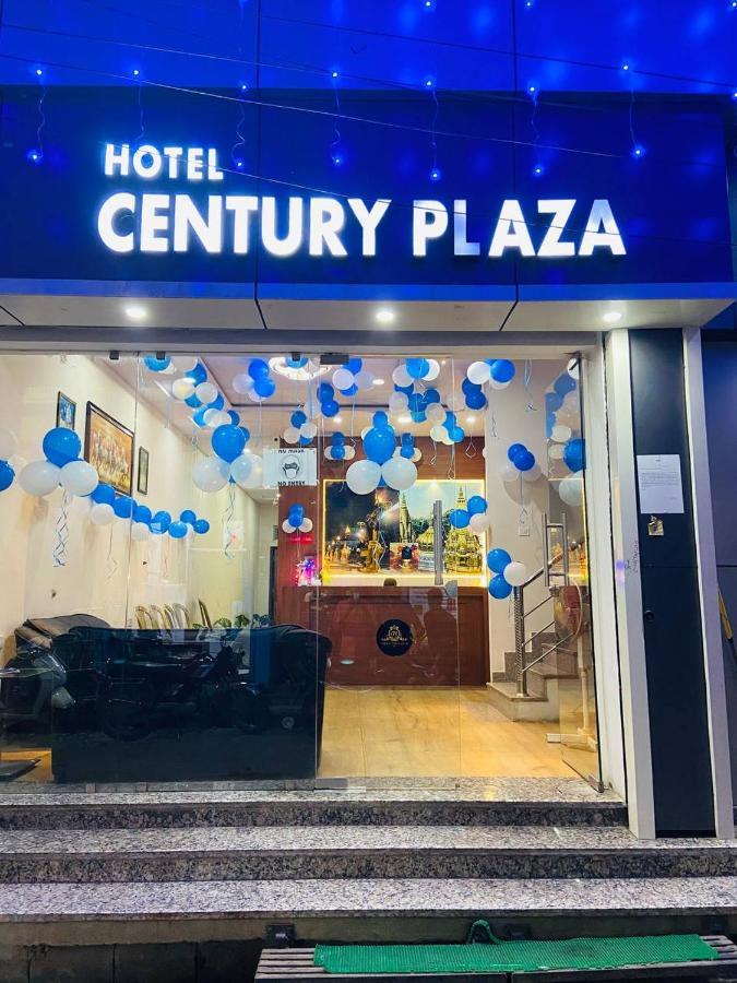 ורנאסי The Century Plaza Hotel מראה חיצוני תמונה